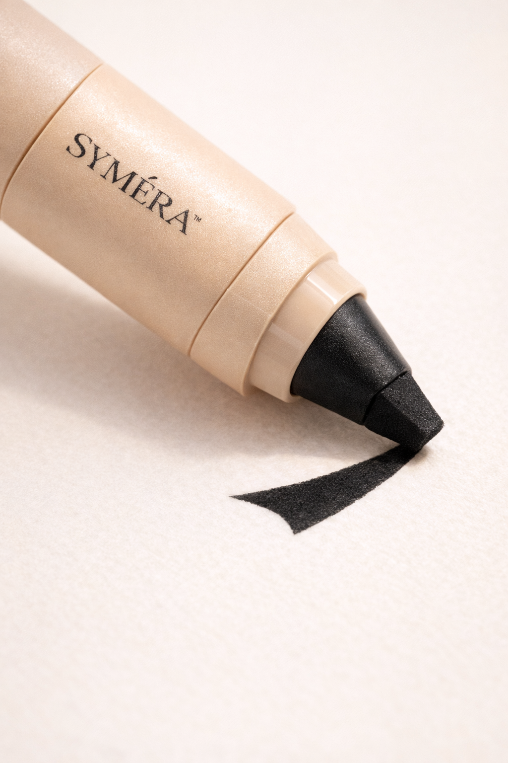 SYMÉRA™ Precision Wing Tool. Perfekte Symmetrie. Jedes Mal.